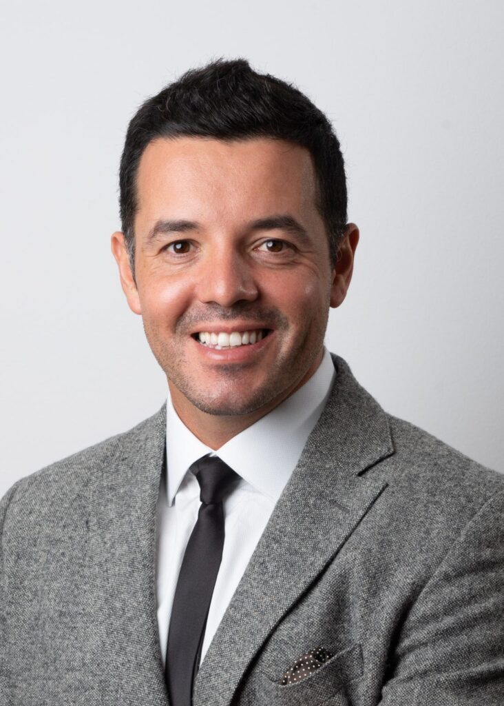 Dr. Diogo Viegas, prosthodontist at DV Clinic Lisbon